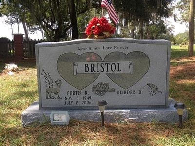 Bronze monument of a woman - Bronze Monuments in Ruskin, FL Bronze monument of a woman - Bronze Monuments in Ruskin, FL