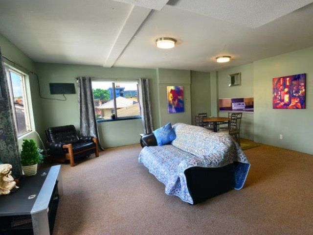 Living Room | Ekela Avenue