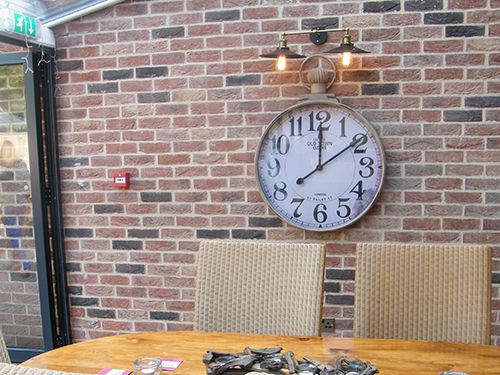 Big wall clock on the wall