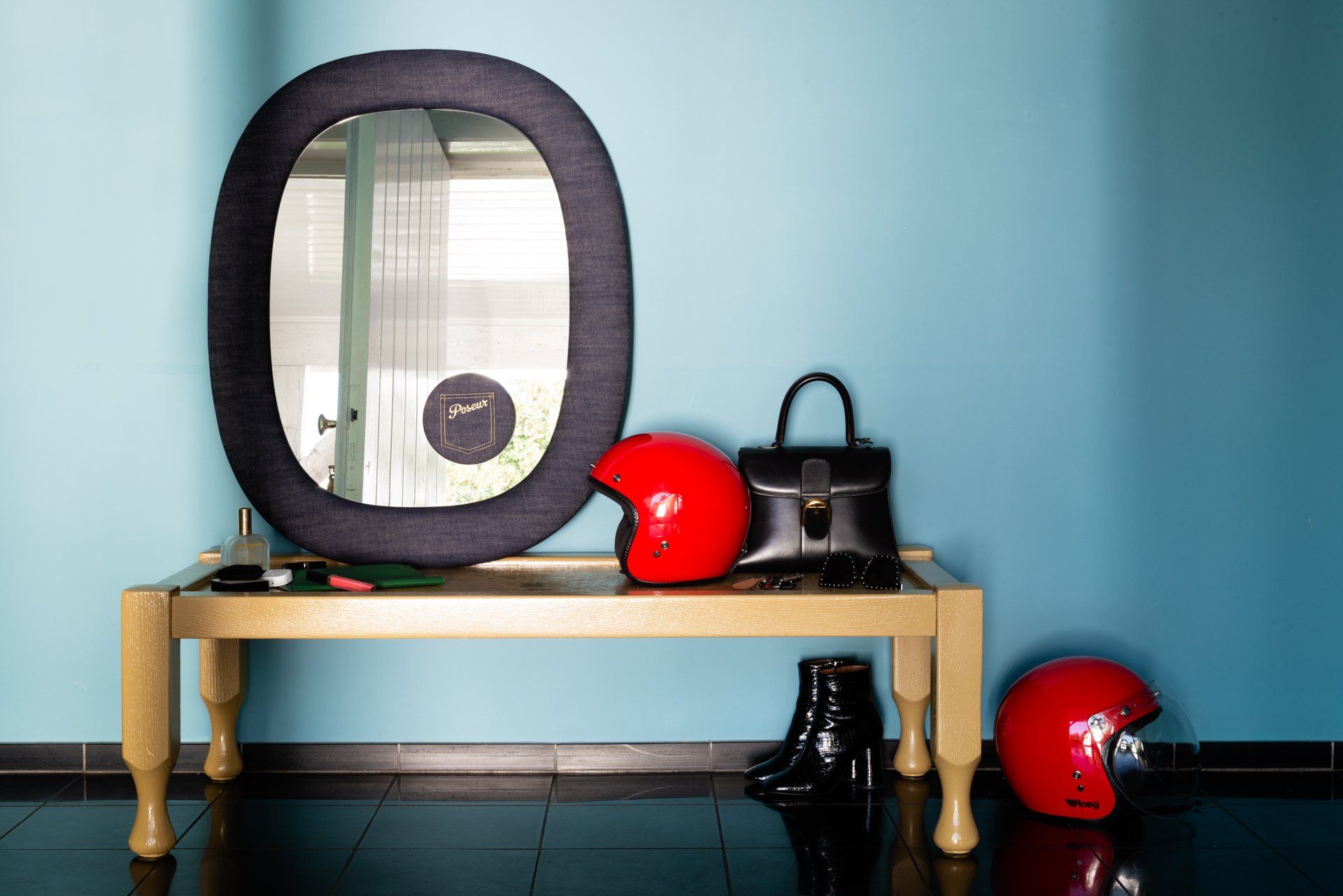 Suchalike mirror Poseur