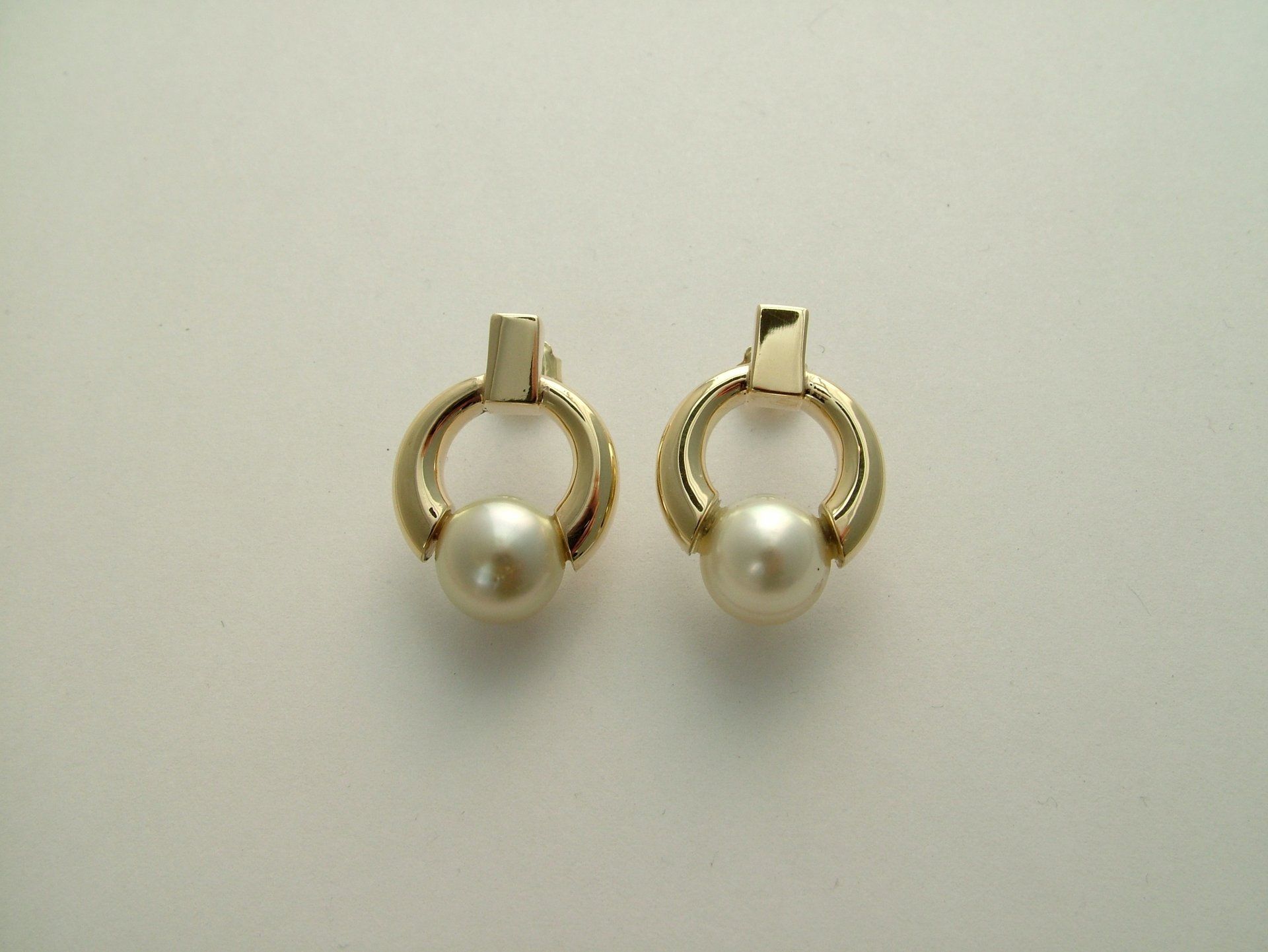 Yellow Gold, Freshwater pearl stud drop earrings