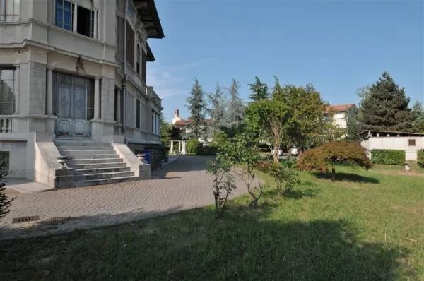 Casa di riposo con giardino