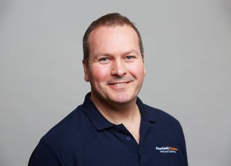 Hi I'm Darren Curtis, please call me on 0118 449 2013 for your free quotation Darren Curtis owner of absolutely fabulous carpet rug upholstery and stone floor cleaning for wokingham reading maidenhead 0800 1955 044