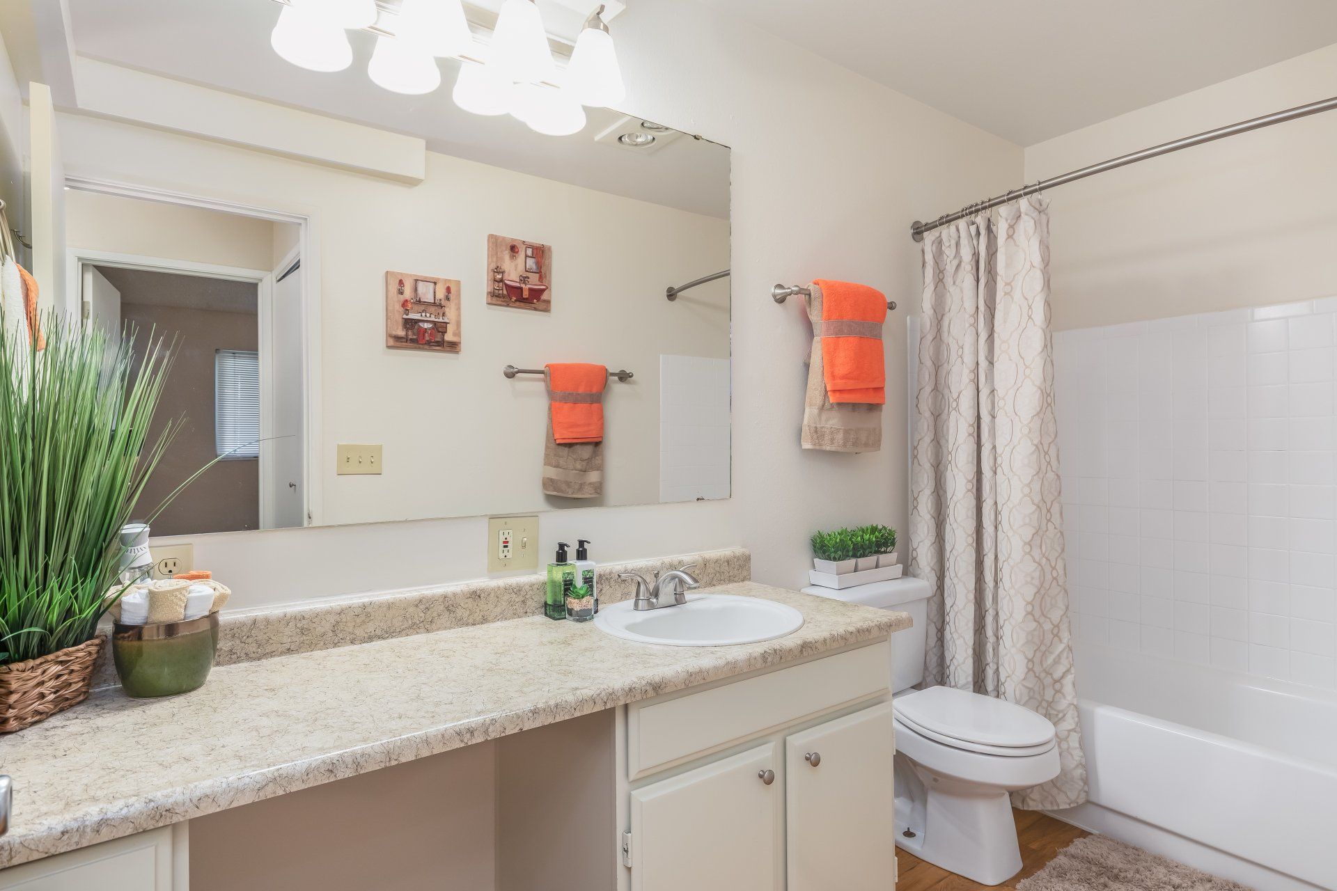 La Maison bathroom