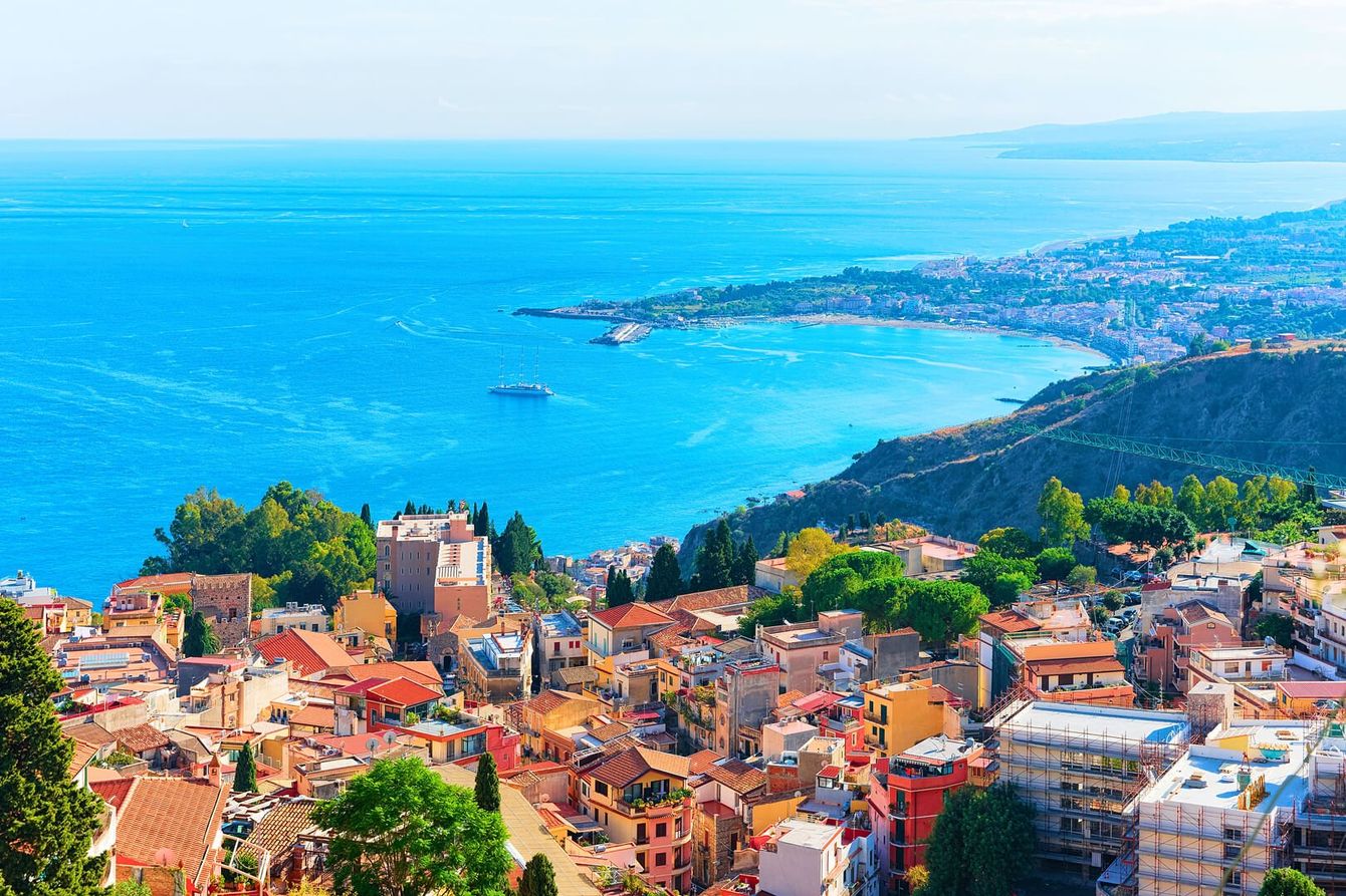 piazza ix aprile a taormina