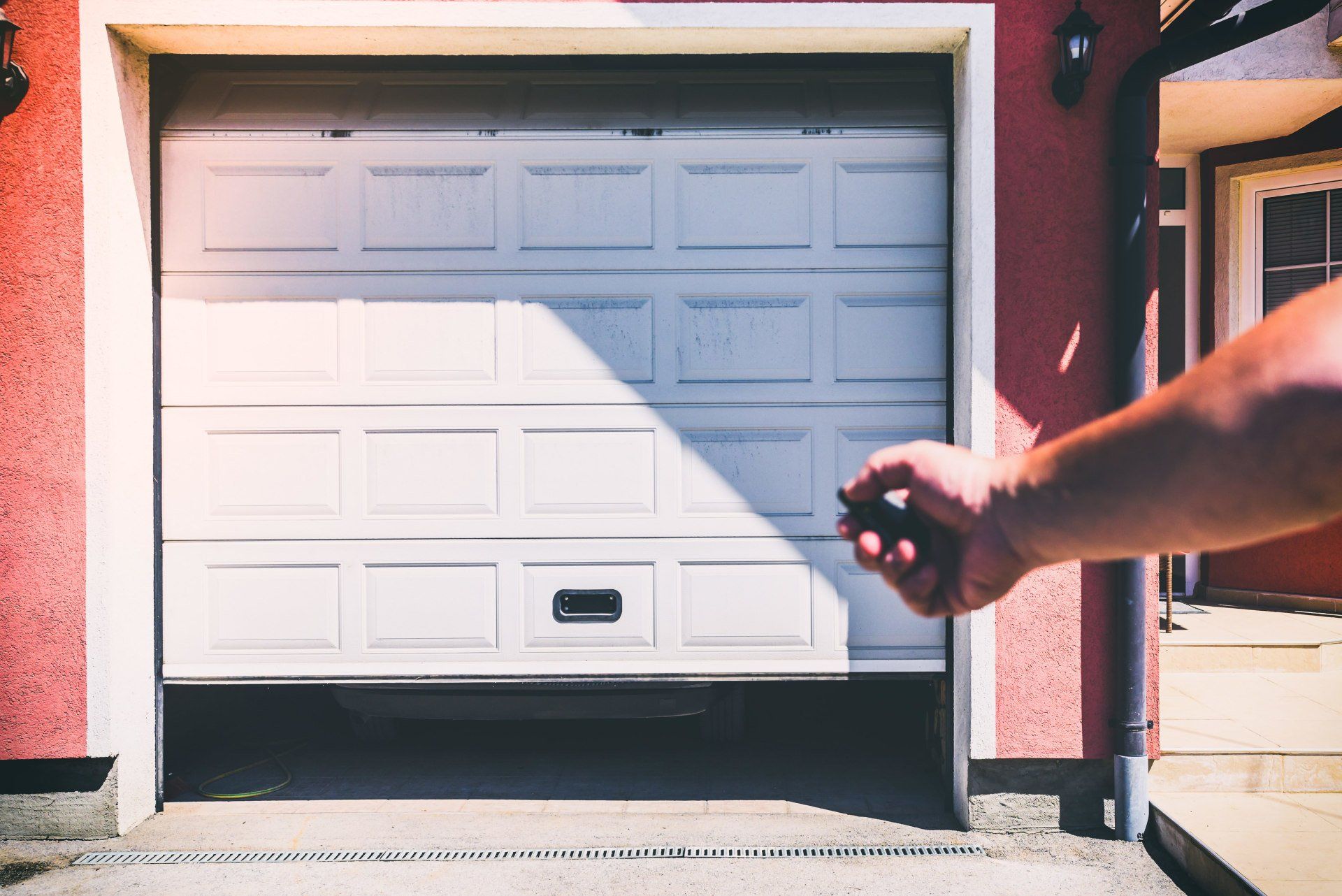 Garage Door Replacement — Contractors repair garage door panel replacement in Mount Pleasant, TN Garage Door Replacement — Contractors repair garage door panel replacement in Mount Pleasant, TN