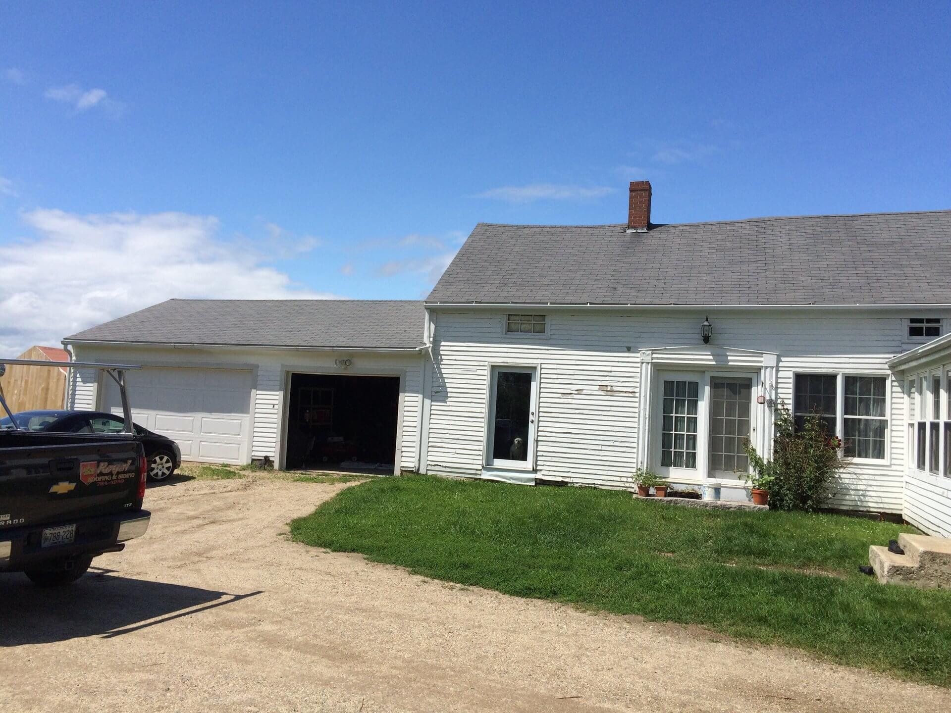 Local Home in Auburn, ME With Double Garage
