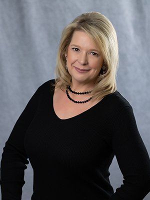Cheryl Headshot