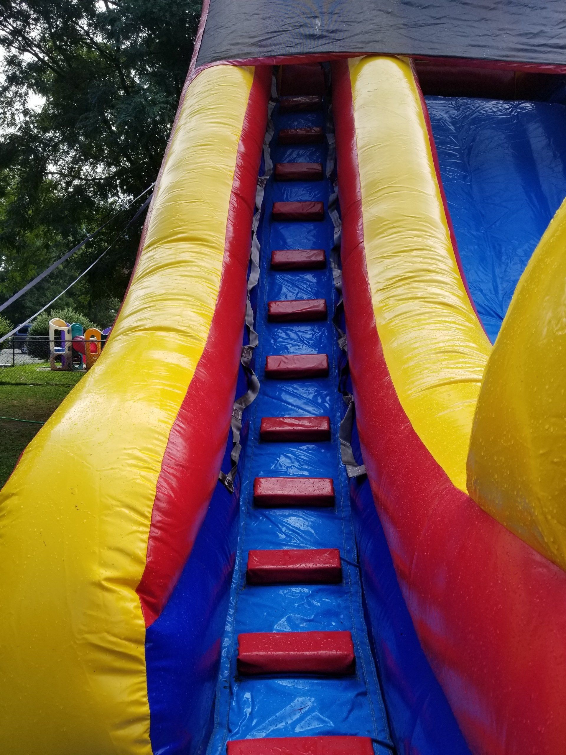 23' Tricolor Slide with Pool
