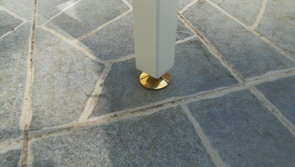 Gambe di un tavolo