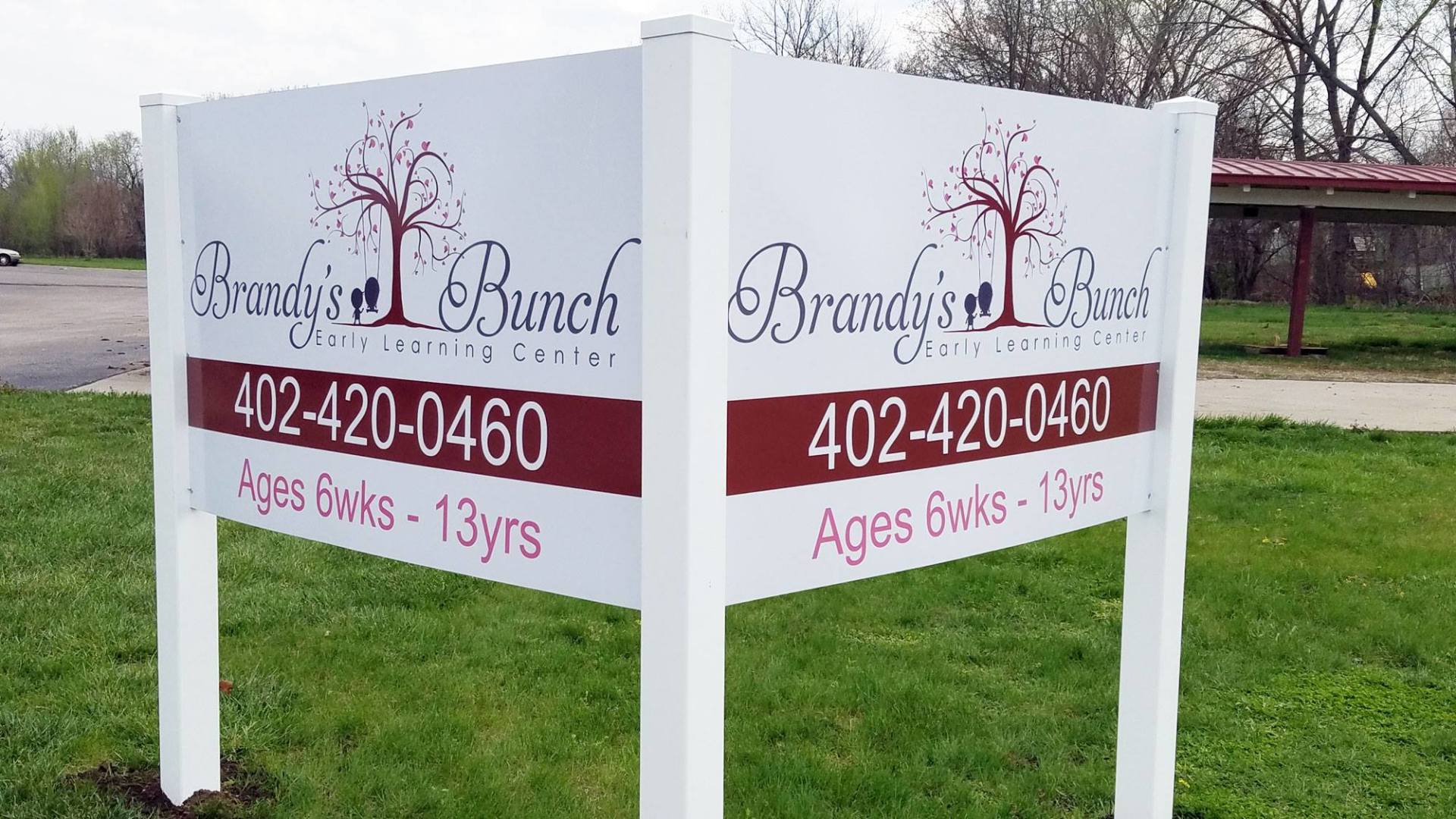 A sign that says brandy 's branch on it
