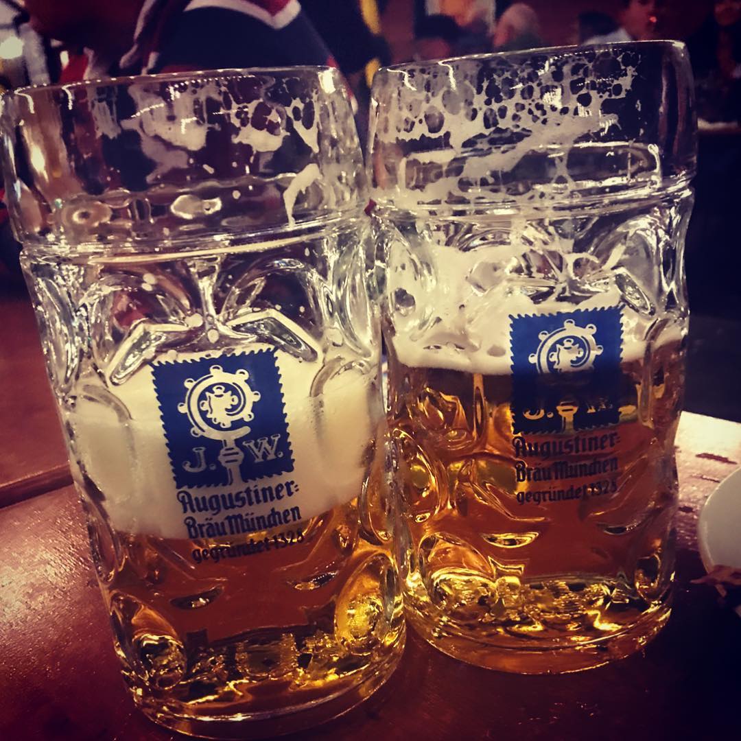 boccali di birra alla spina