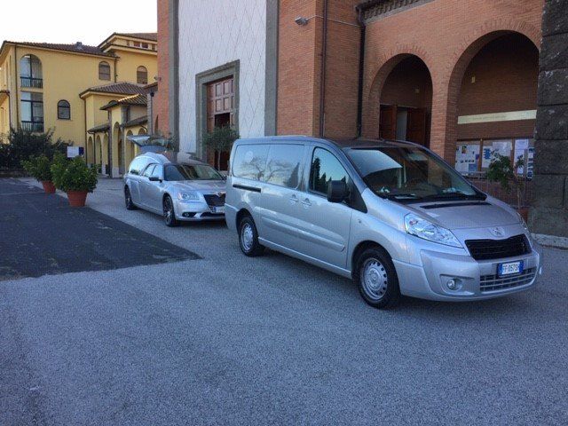 mezzi funebri per funerale