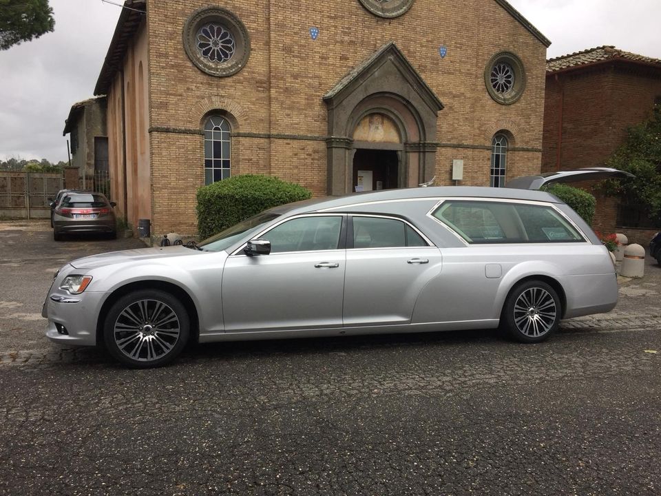 autofunebre grigio