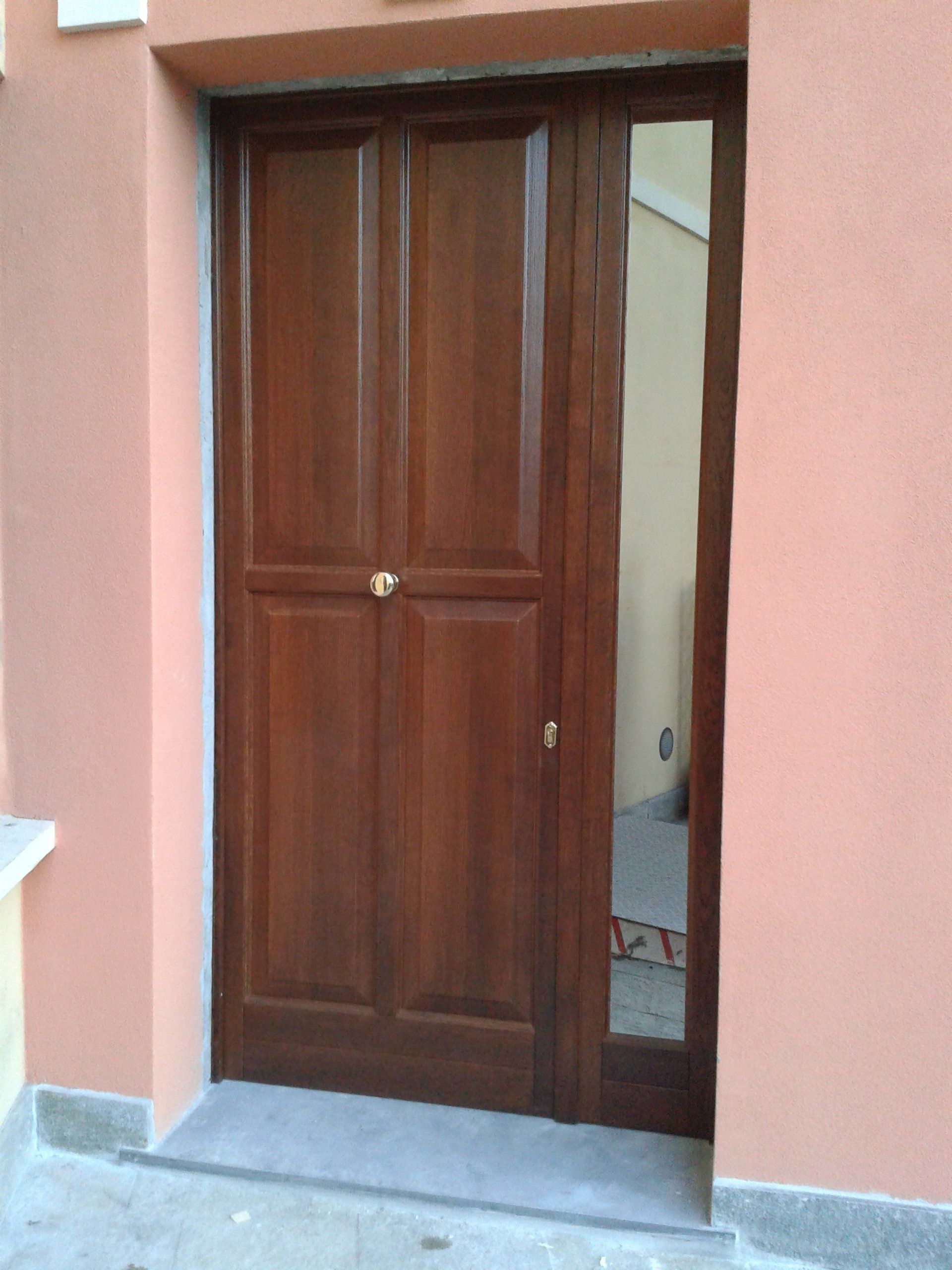 porta di ingresso in legno