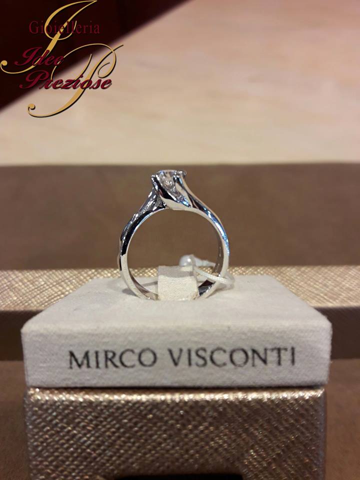 Anello solitario con diamante