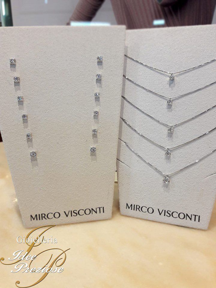 Esposizione gioielli in oro bianco e diamanti