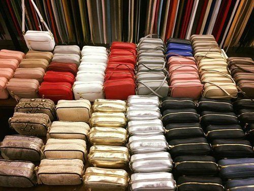 borse in pelle di vari colori