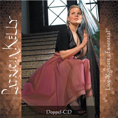 Eine Frau in einem rosa Rock ist auf dem Cover einer CD