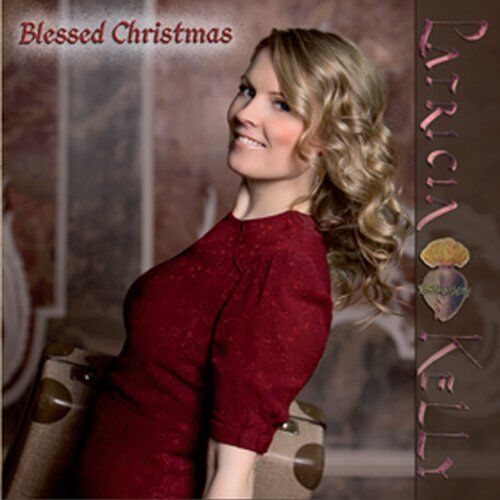 Eine Frau in einem roten Kleid ist auf dem Cover von Blessed Christmas