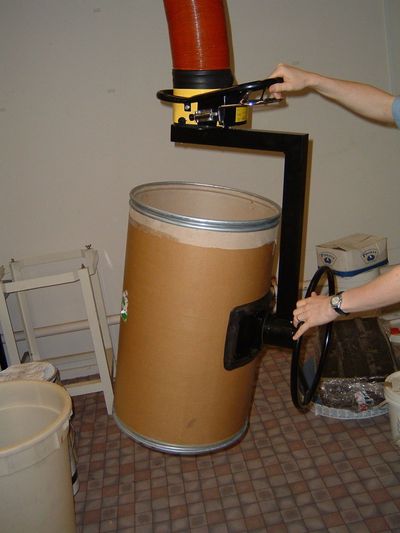 Expert demonstrates vacuum lifting in NZ