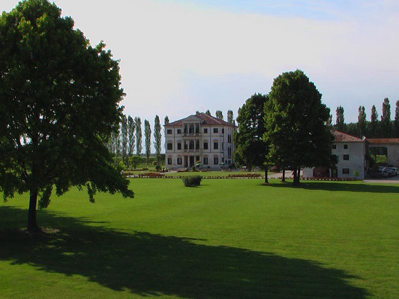 villa con ampio giardino per eventi