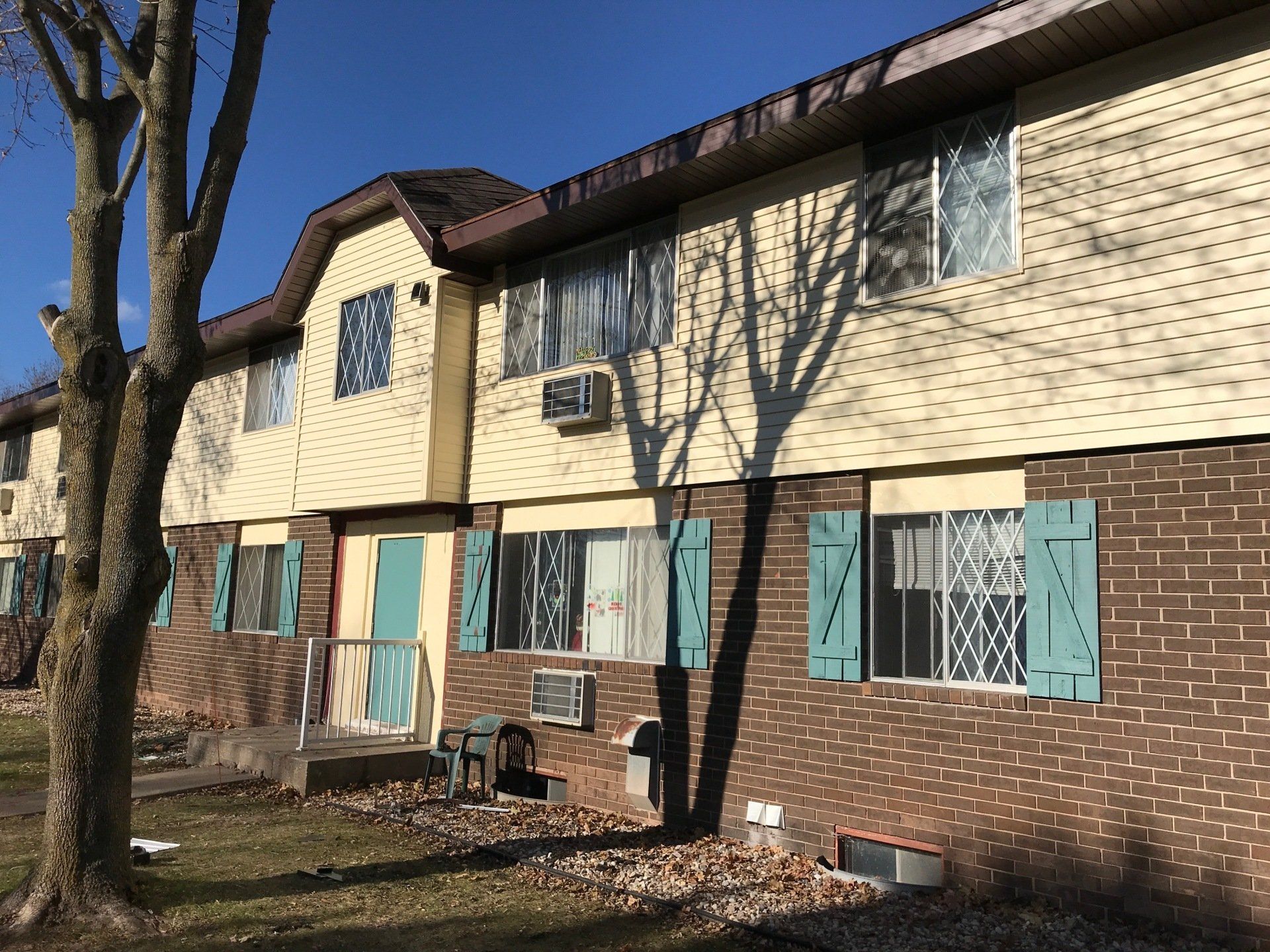 2425 N Mason
