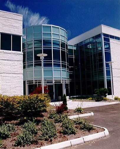 Mirrors — Building in Warren, OH