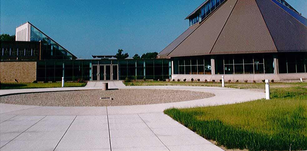 Commercial Glass — Wide Facade in Warren, OH