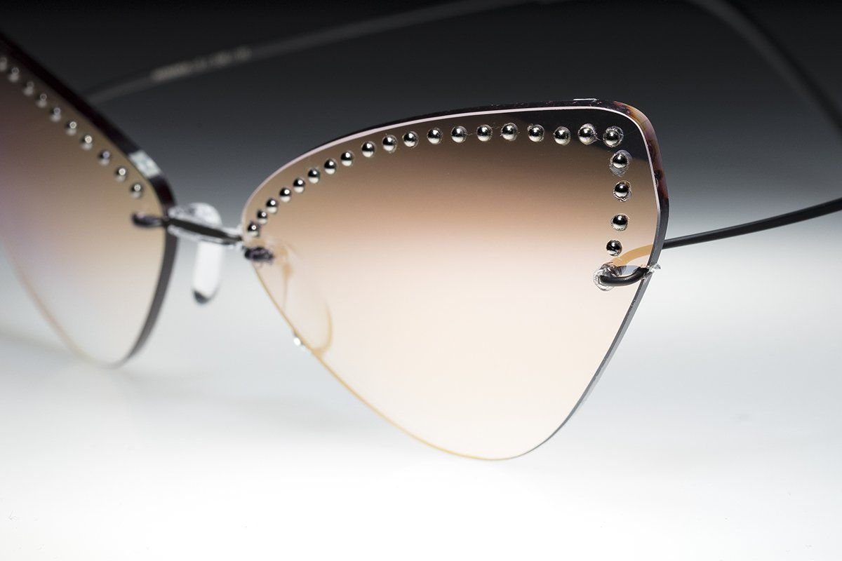 occhiali sole donna cat eye specchio con borchie