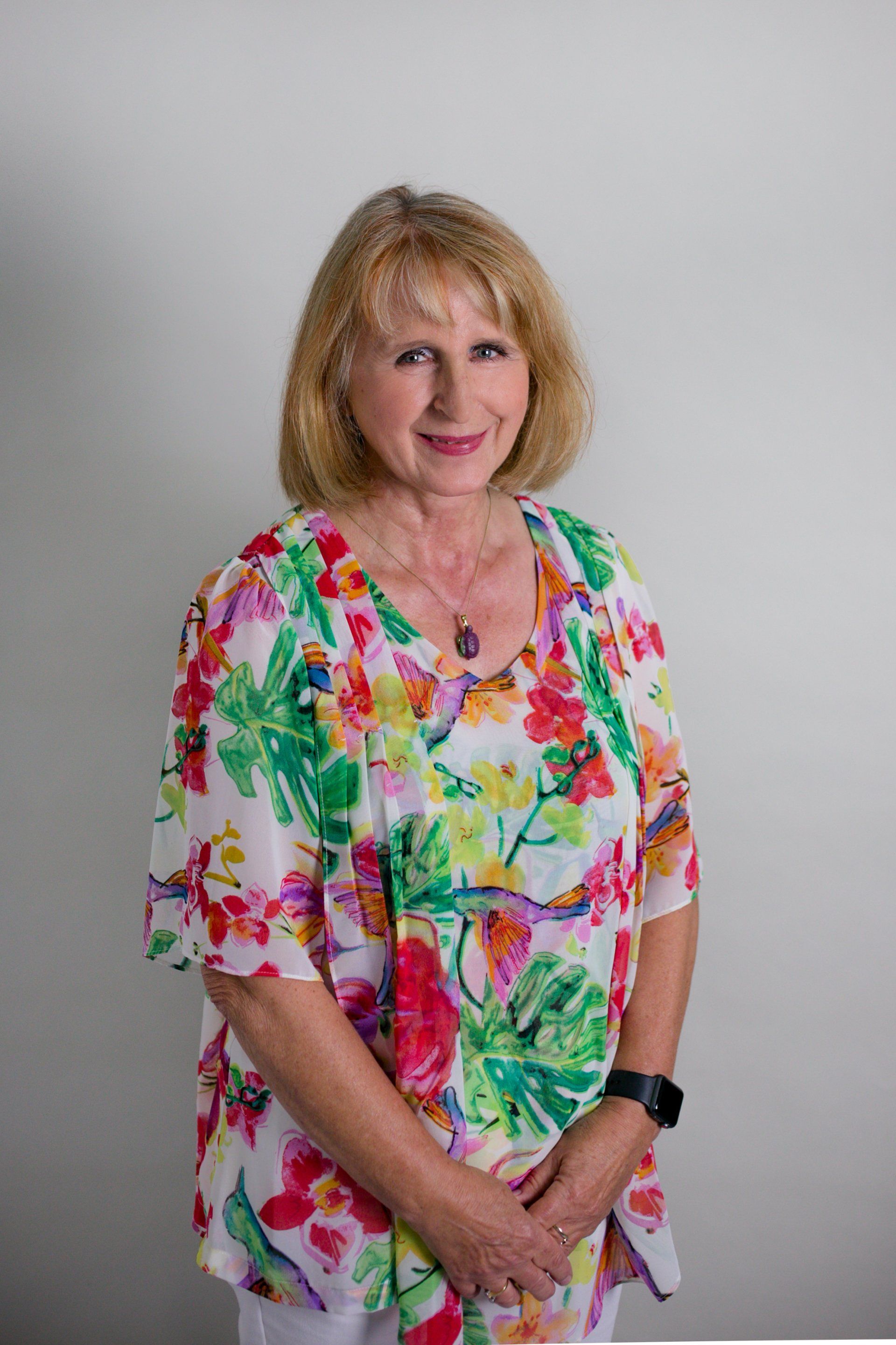 Dr Barbara Jones