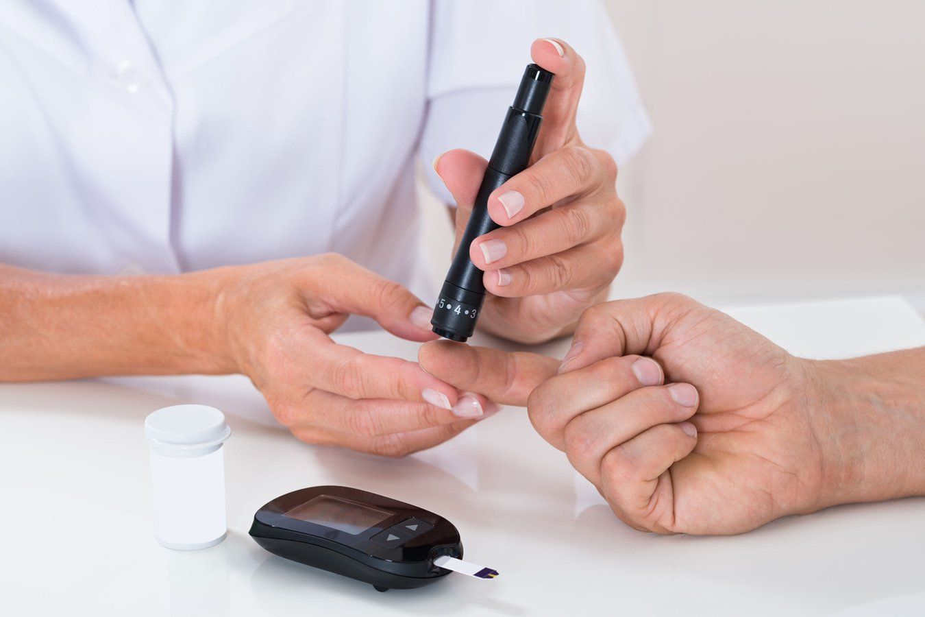 Blood Sugar Tests and Diabetic Advice Blood Sugar Tests and Diabetic Advice