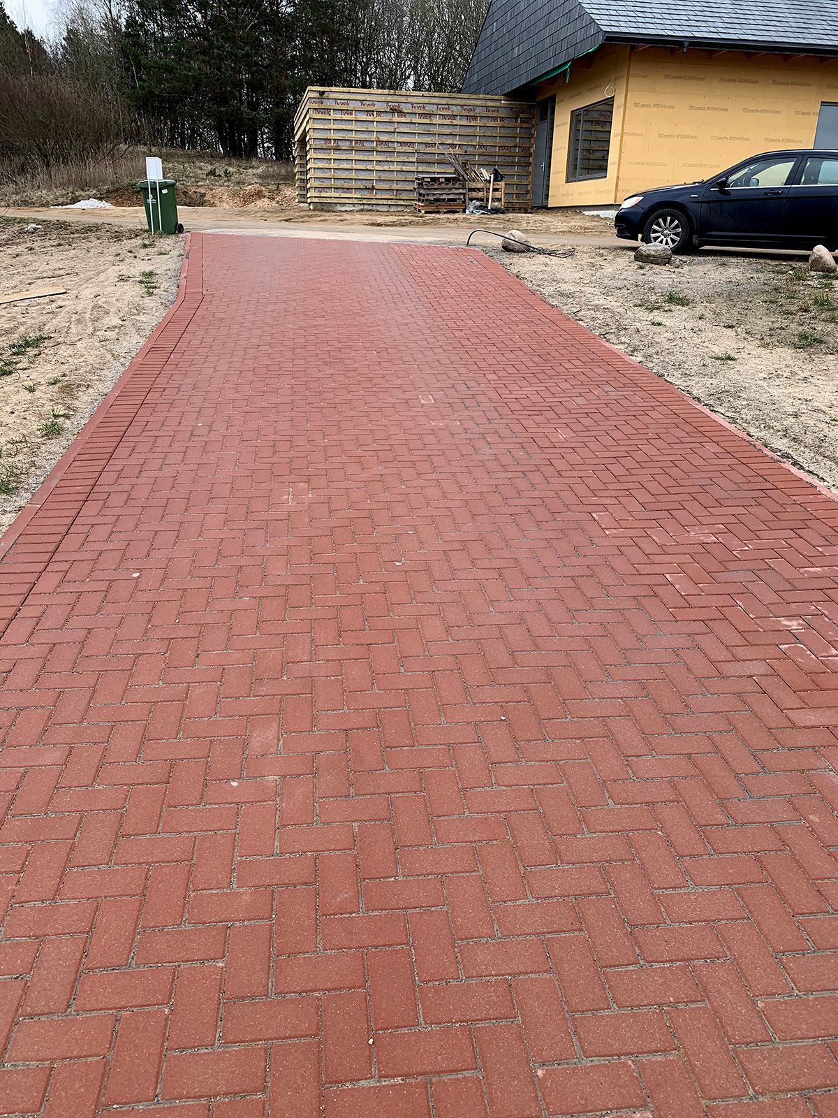 raudonos trinkelės