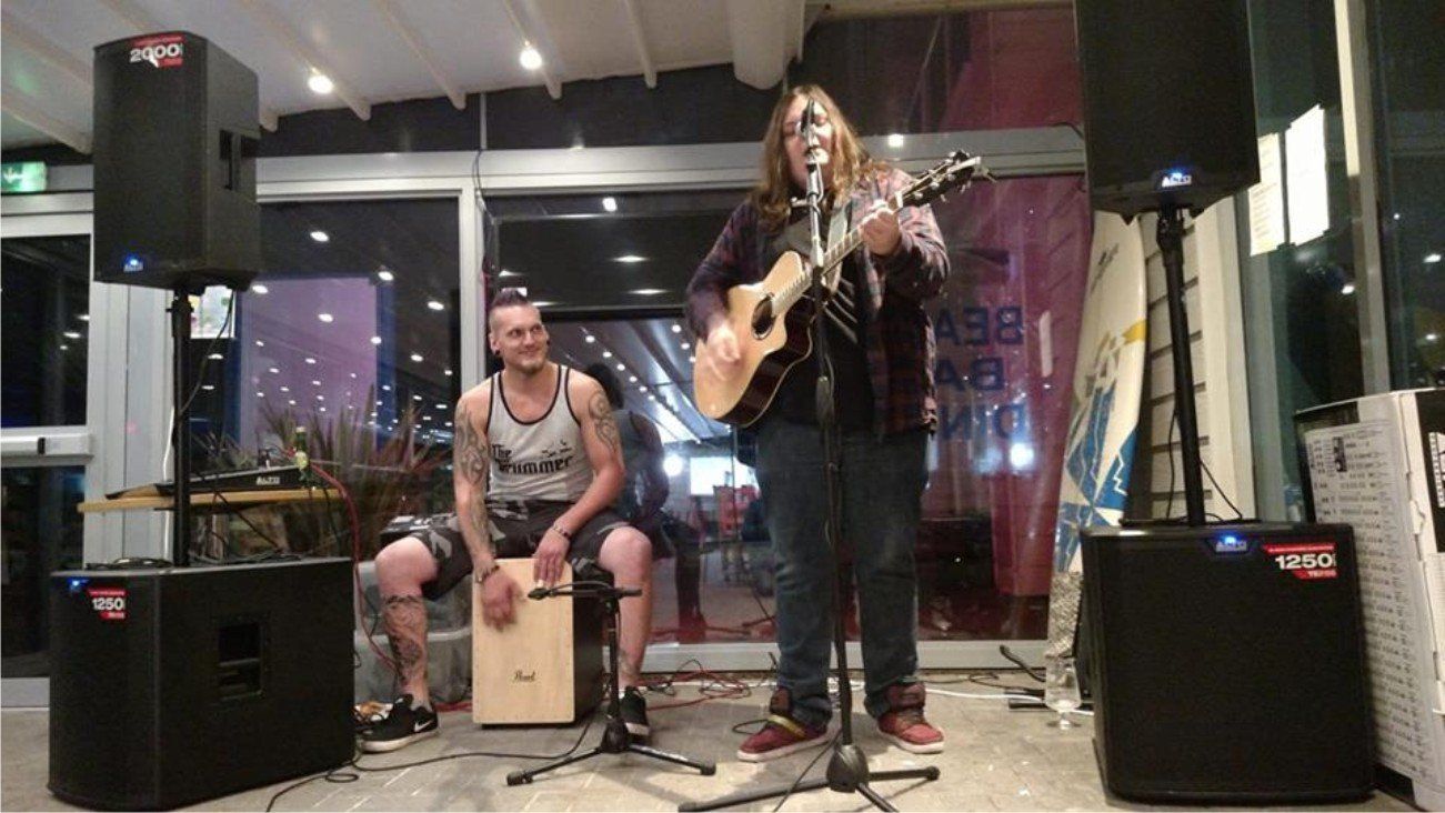 Manic Jammerz performing in the beach bar, Westward Ho! as part of the Sunset Festivals