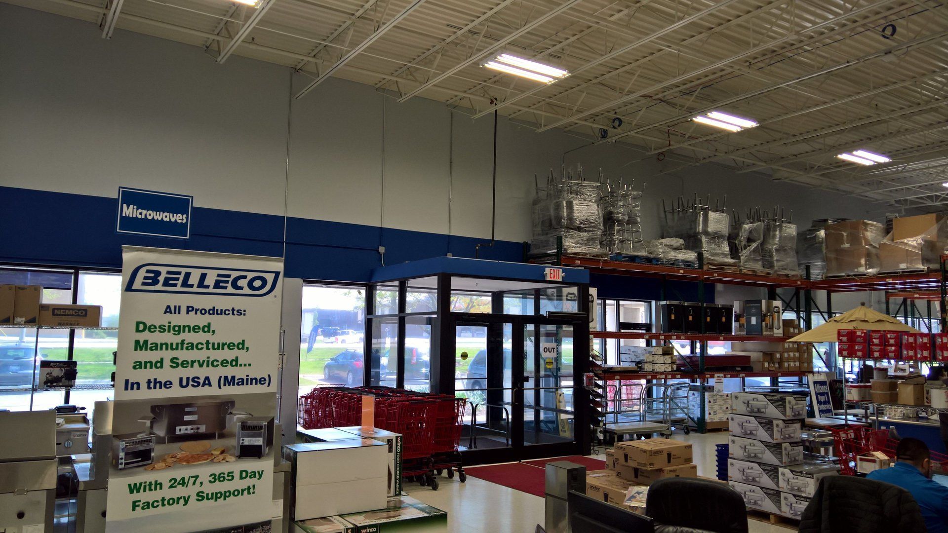 A store with a sign that says belleco on it