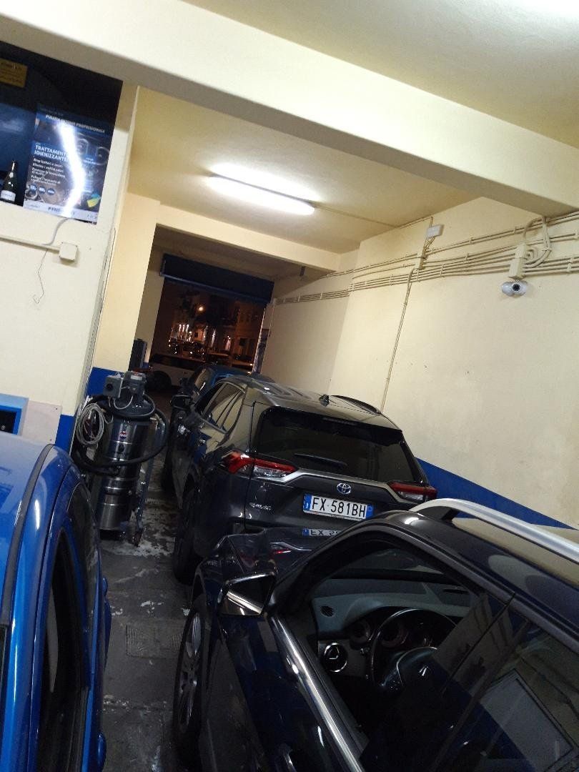 Parcheggio auto