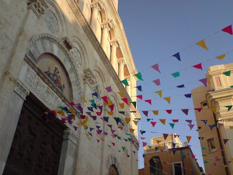 bandierine chiesa
