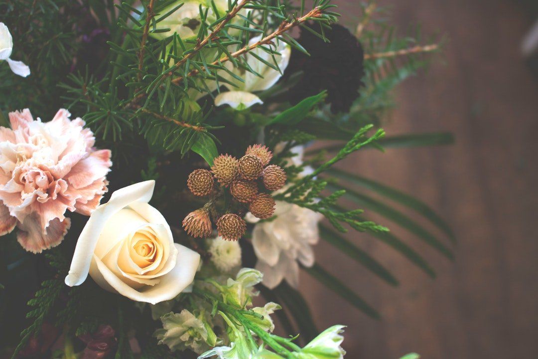 composizione floreale per funerale