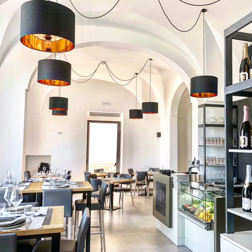 accogliente ristorante pizzeria