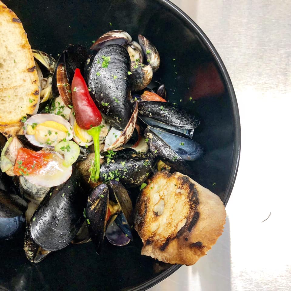 starter with mussels