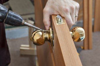 Door lock installation - lock company in Philadelphia, PA