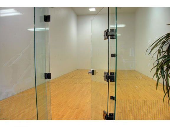 Plaza Club Apartments