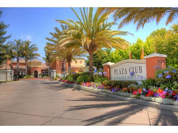 Plaza Club Apartments