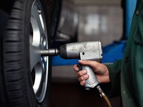 Tyre fitting