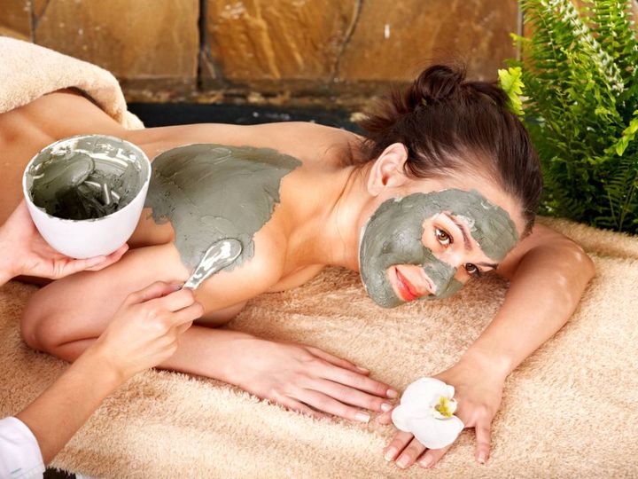 Terapia con il fango viso e corpo