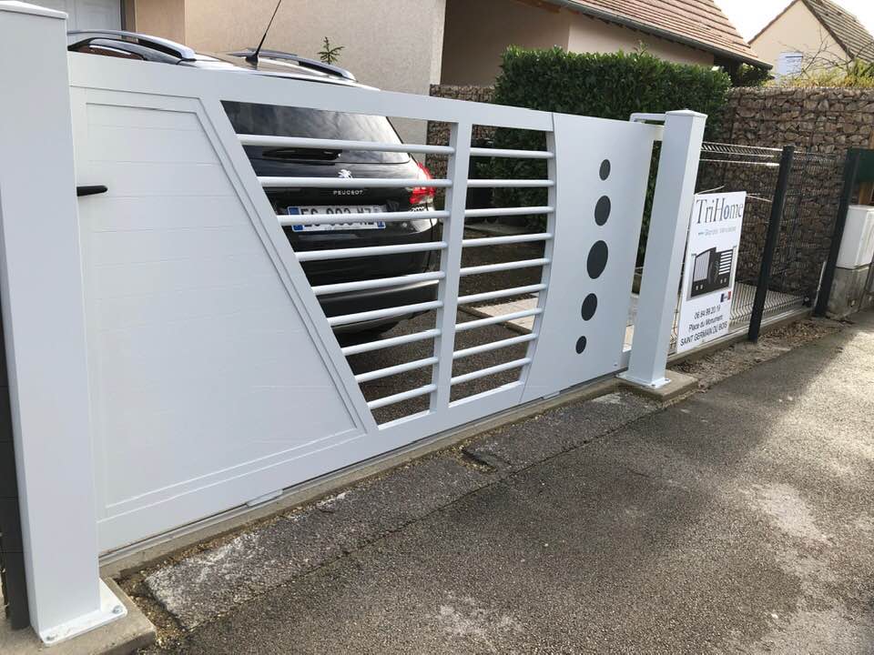 Porte de garage réalisation Trihome