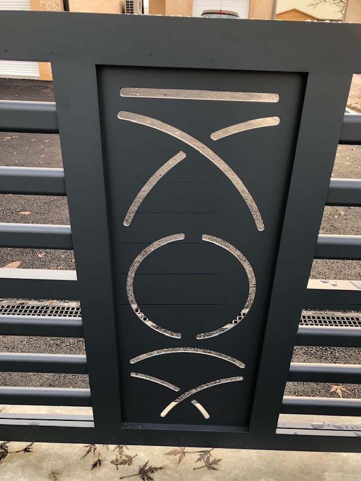 Porte de garage réalisation Trihome