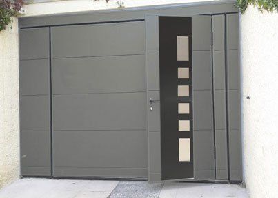 Porte de garage alu grise réalisation Trihome