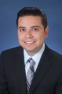 Enrique Viramontes — Los Angeles — RE/MAX Commercial & Investment Realty