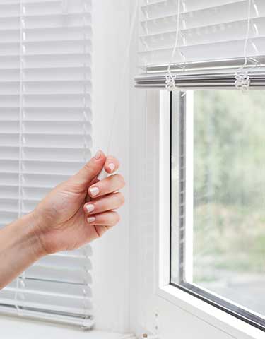 Open Blinds of Window - Hunterdouglas in Naples, FL Open Blinds of Window - Hunterdouglas in Naples, FL